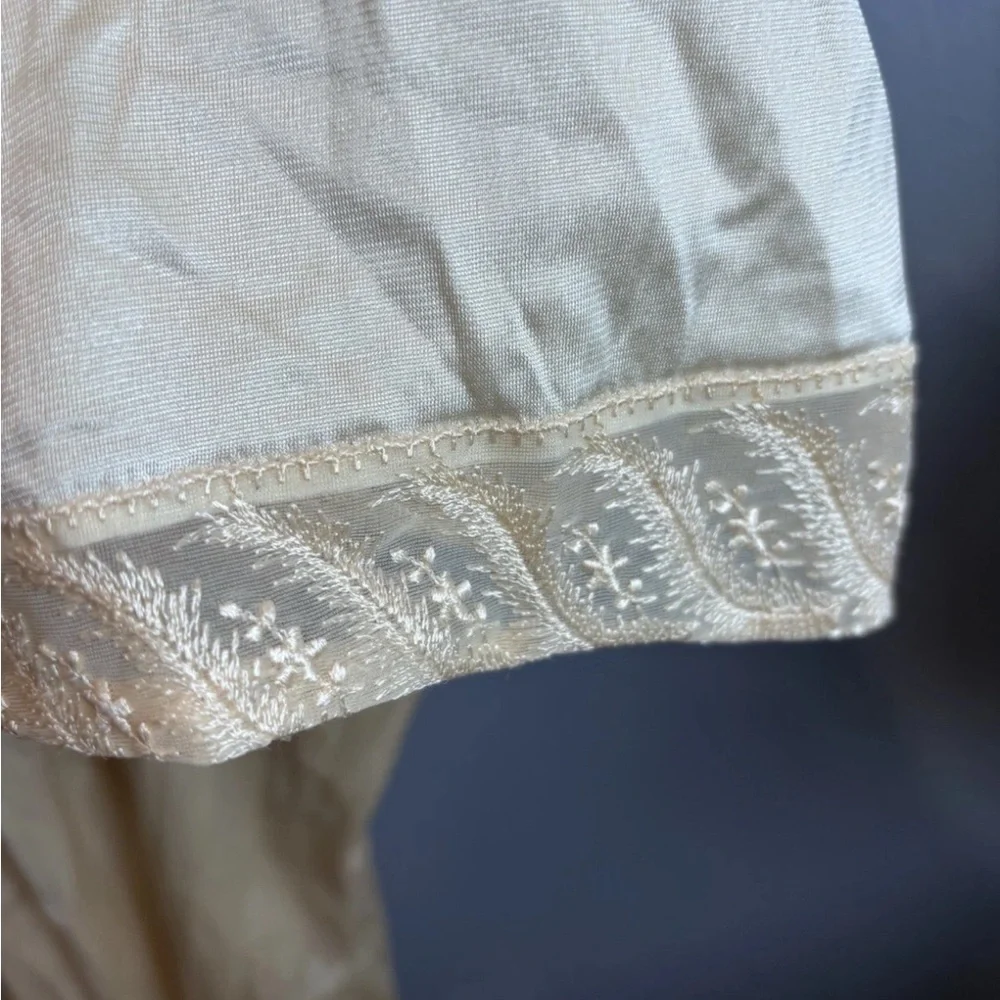 Luxurious Cream Lace Chemise